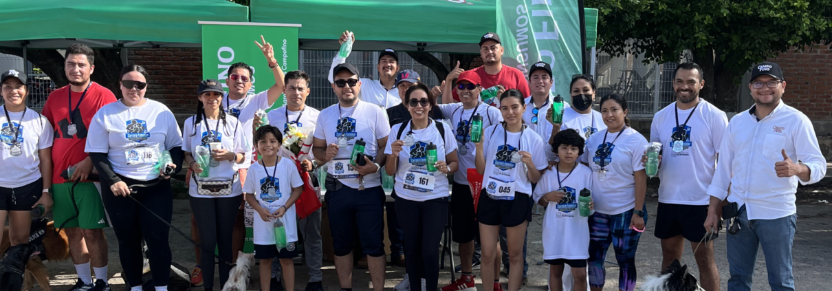 Representantes de Campofino apoyando la Carrera con Causa Canaco Servytour Ameca 5 km como patrocinadores oficiales.