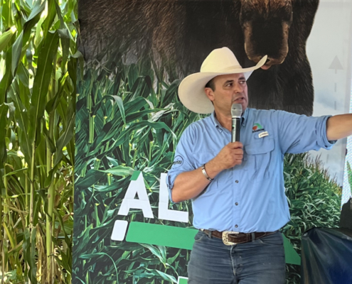 Representantes de Campofino en la Parcela de Tecnología Bayer en Jalisco, recibiendo capacitación sobre nuevas técnicas de cultivo y novedades de Bayer.