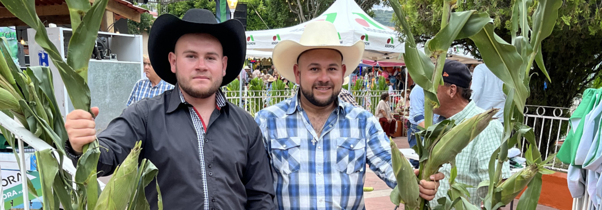 Campofino presente en la Feria Atenguillo 2025, promoviendo la tradición y la diversión con juegos, música y actividades culturales.